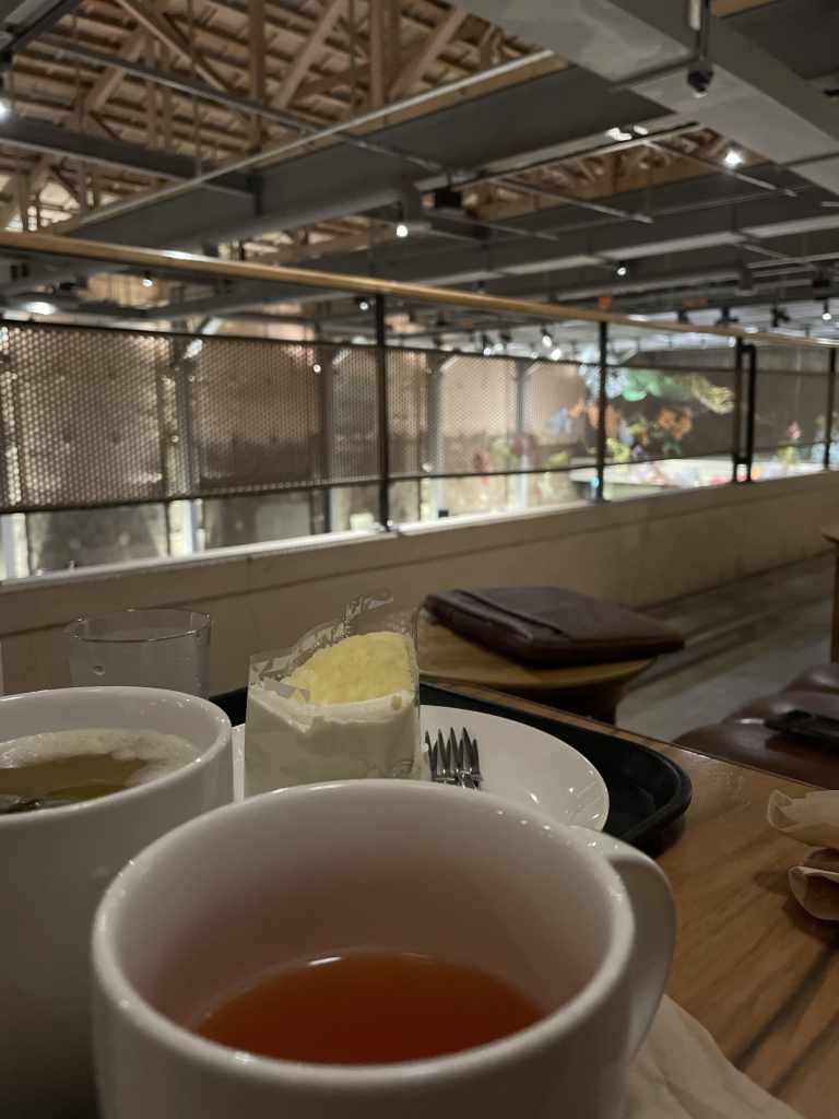 ジャモンティーとケーキ